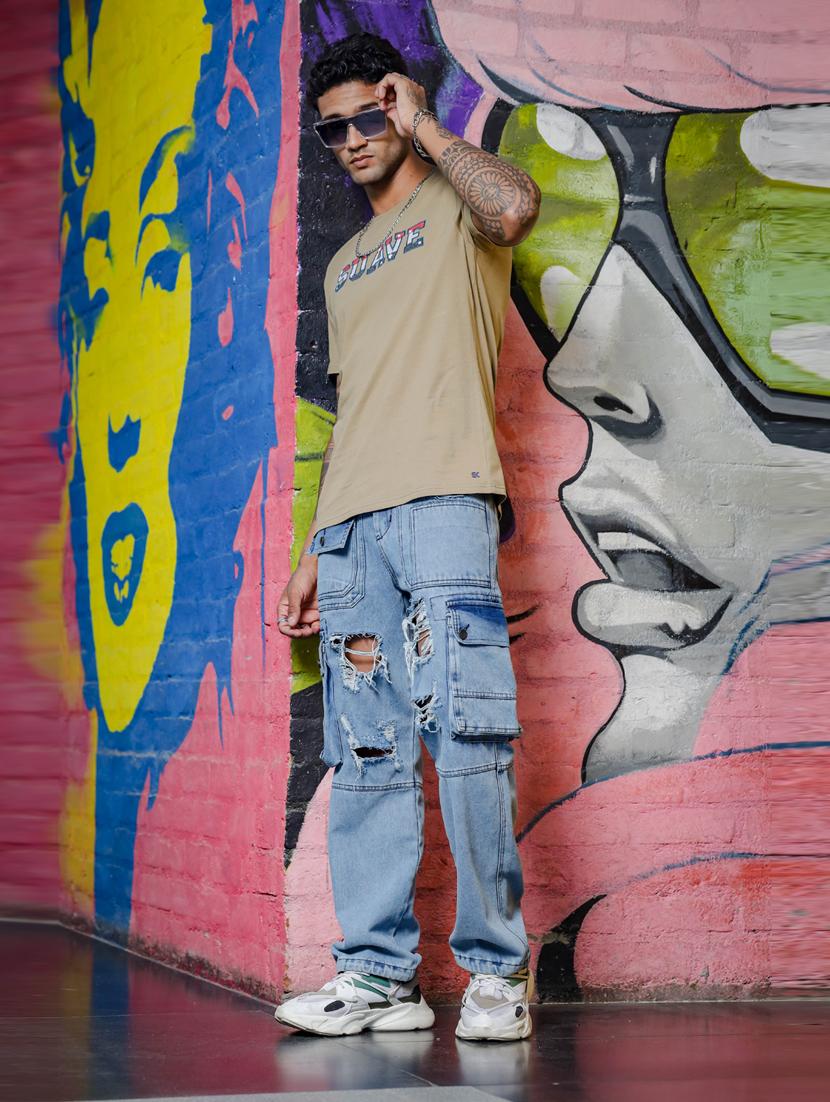 men round neck chest print t-shirt - 21563320 - Standard Image - 3