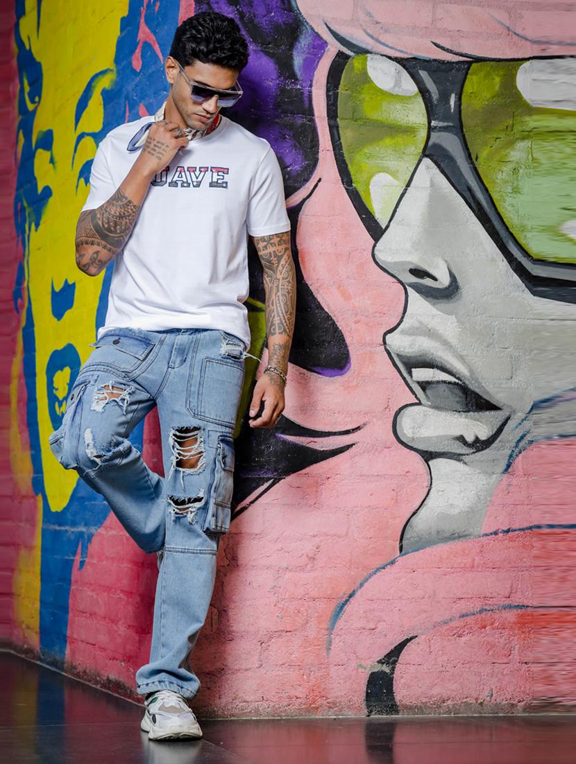 men round neck chest print t-shirt - 21563321 - Standard Image - 3