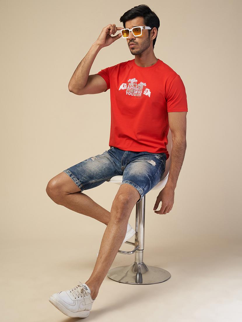 men round neck chest print t-shirt - 21563662 - Standard Image - 3