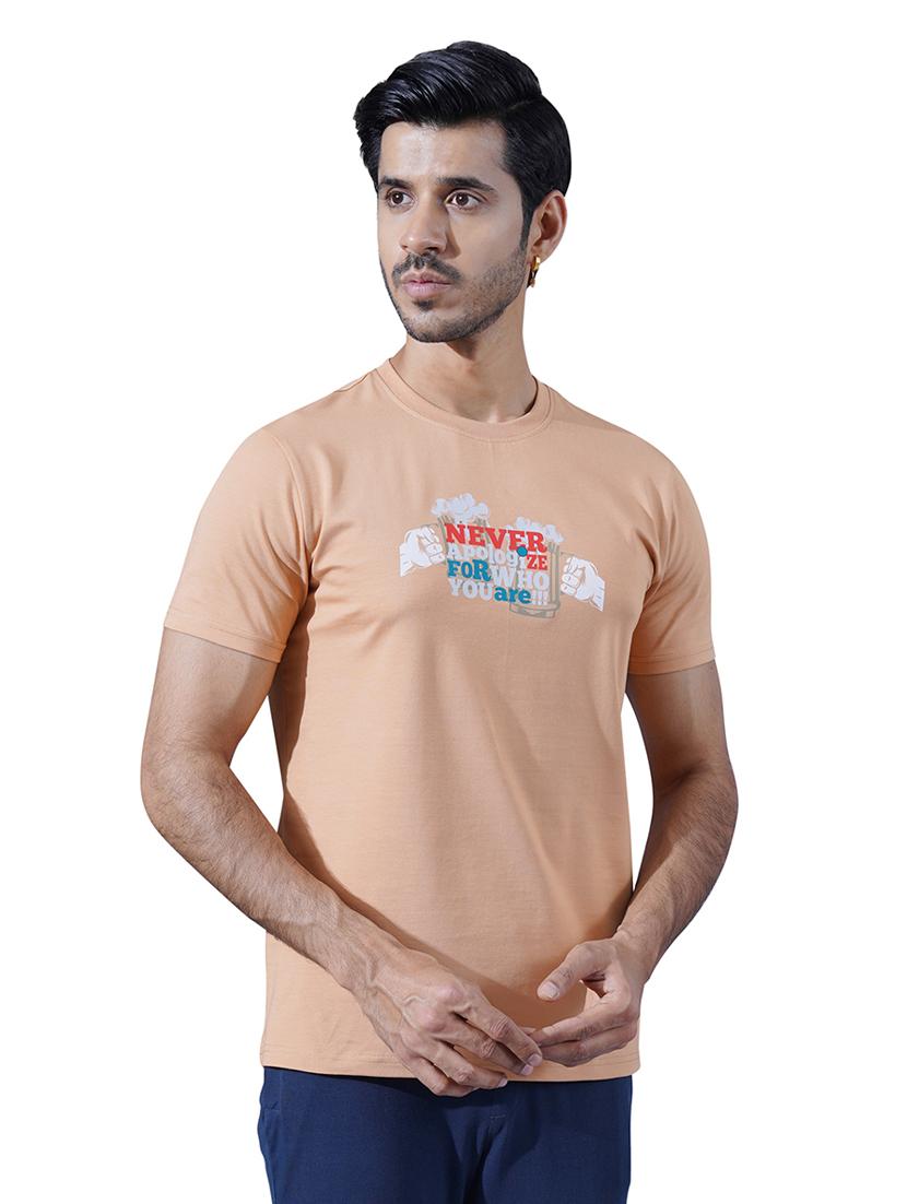 men round neck chest print t-shirt - 21563663 -  Zoom Image - 0
