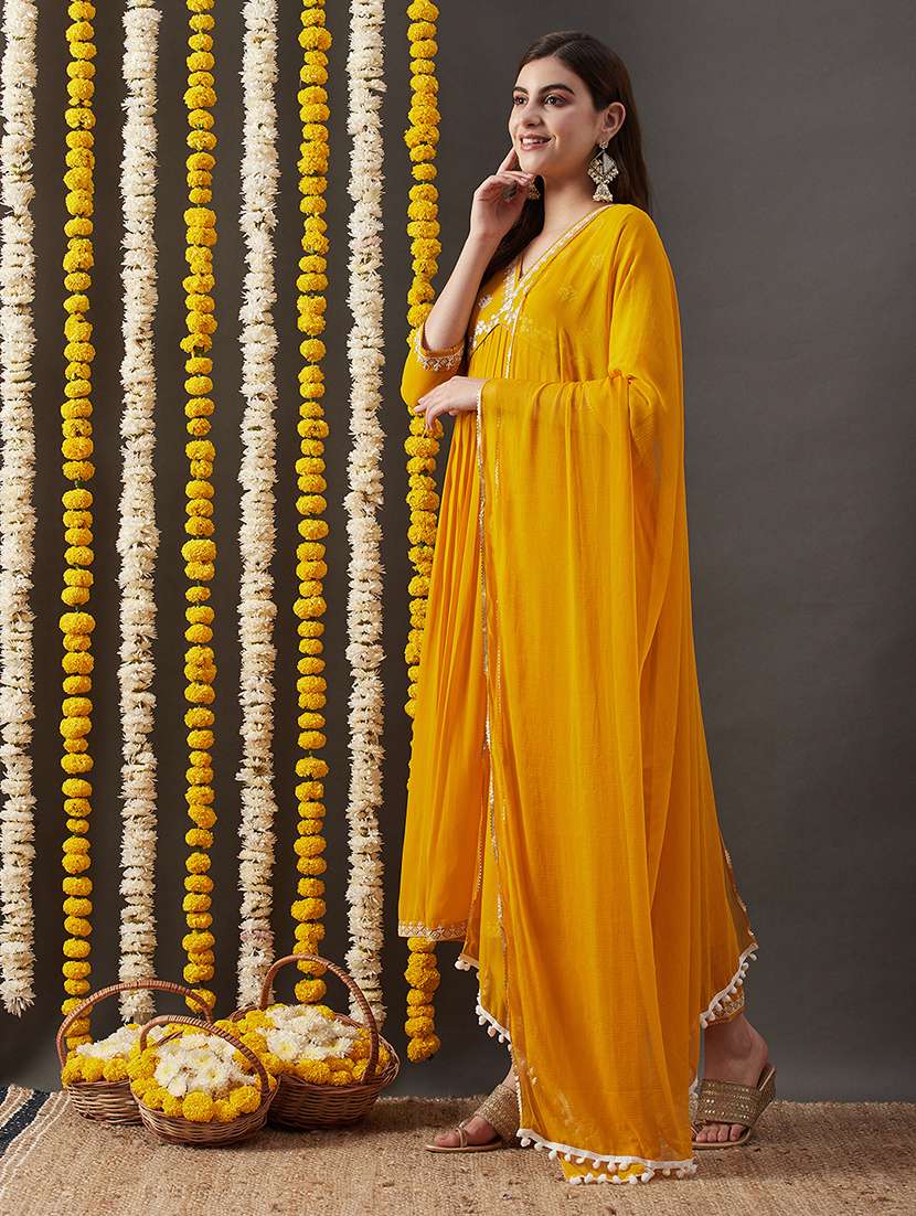 women embroidered three quarter sleeves suit set - 21563794 - Standard Image - 3