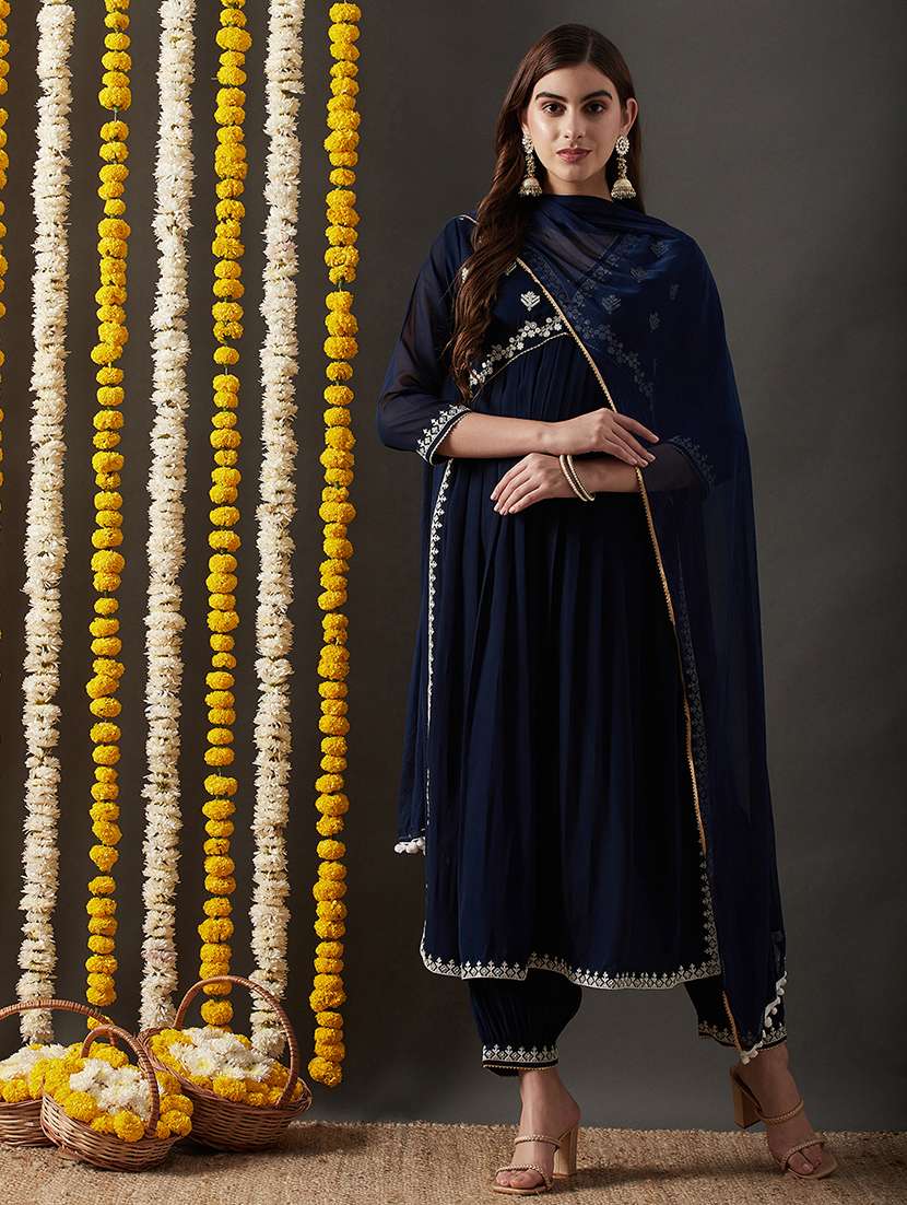 women embroidered three quarter sleeves suit set - 21563796 -  Zoom Image - 0