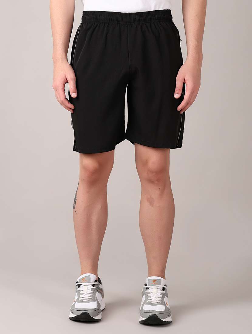 men black solid mid rise short