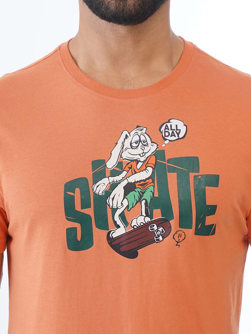 men round neck chest print t-shirt - 21565137 -  Standard Image - 3