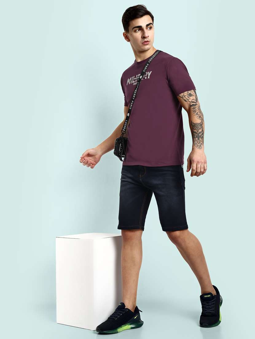 men round neck chest print t-shirt - 21565164 -  Standard Image - 3