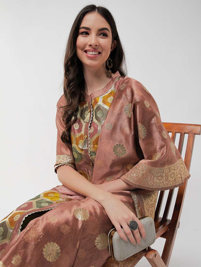 women self design kurta pant set with dupatta - 21567212 -  Standard Image - 3