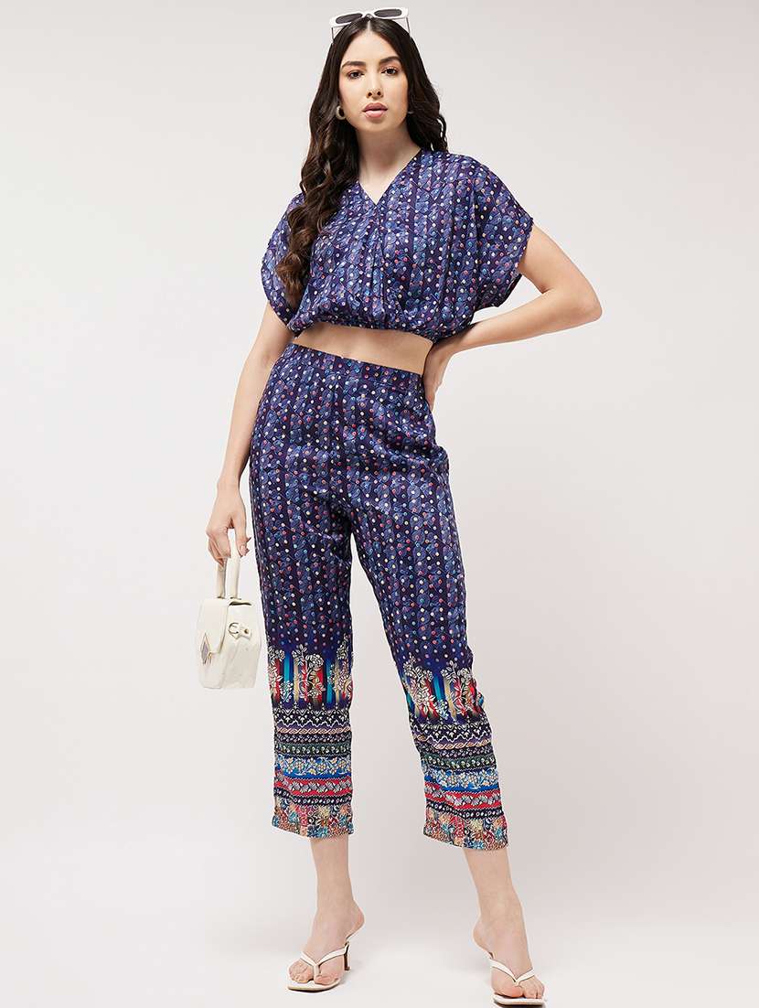 women blue printed v neck co-ord set