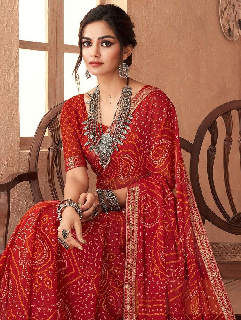 women lace bordered bandhani saree - 21567382 - Standard Image - 3