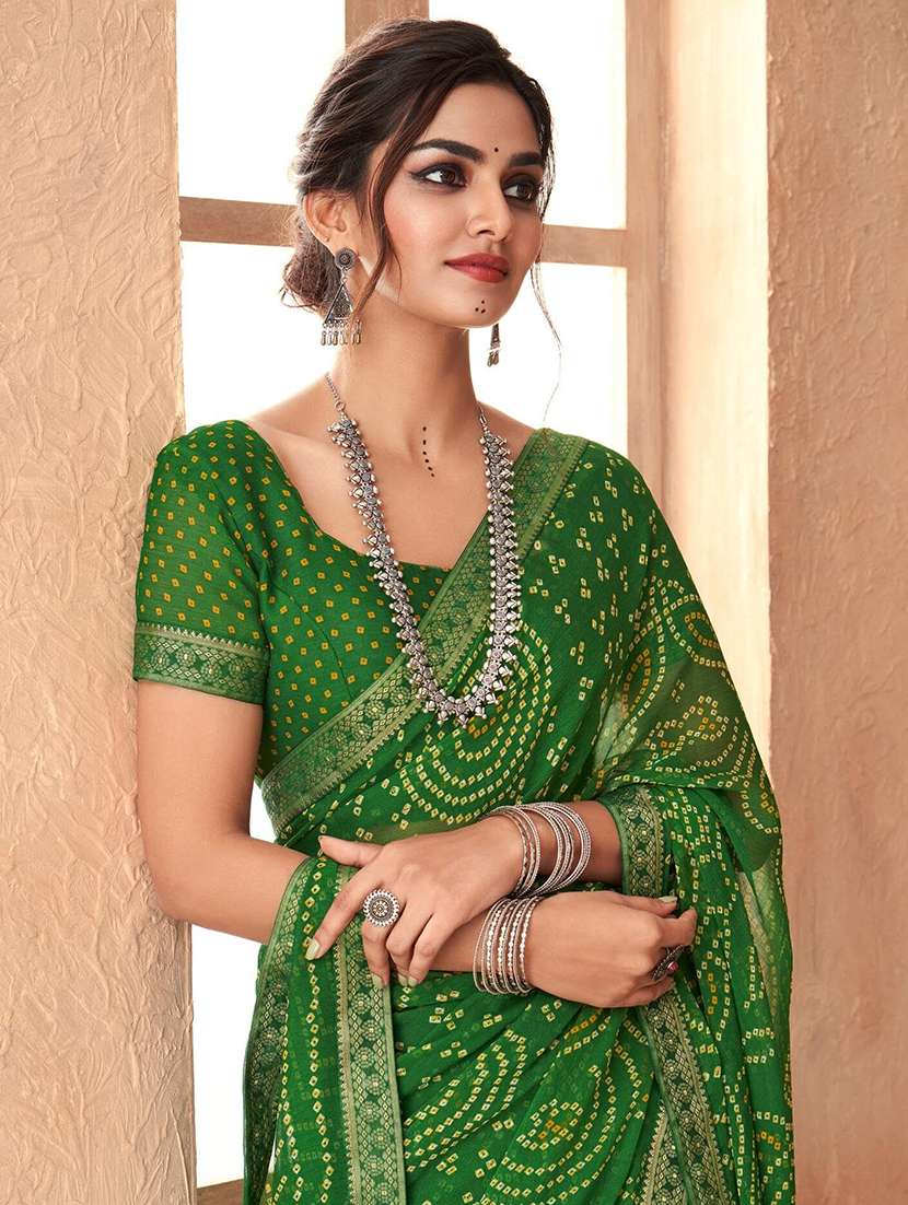 women lace bordered bandhani saree - 21567385 - Standard Image - 3