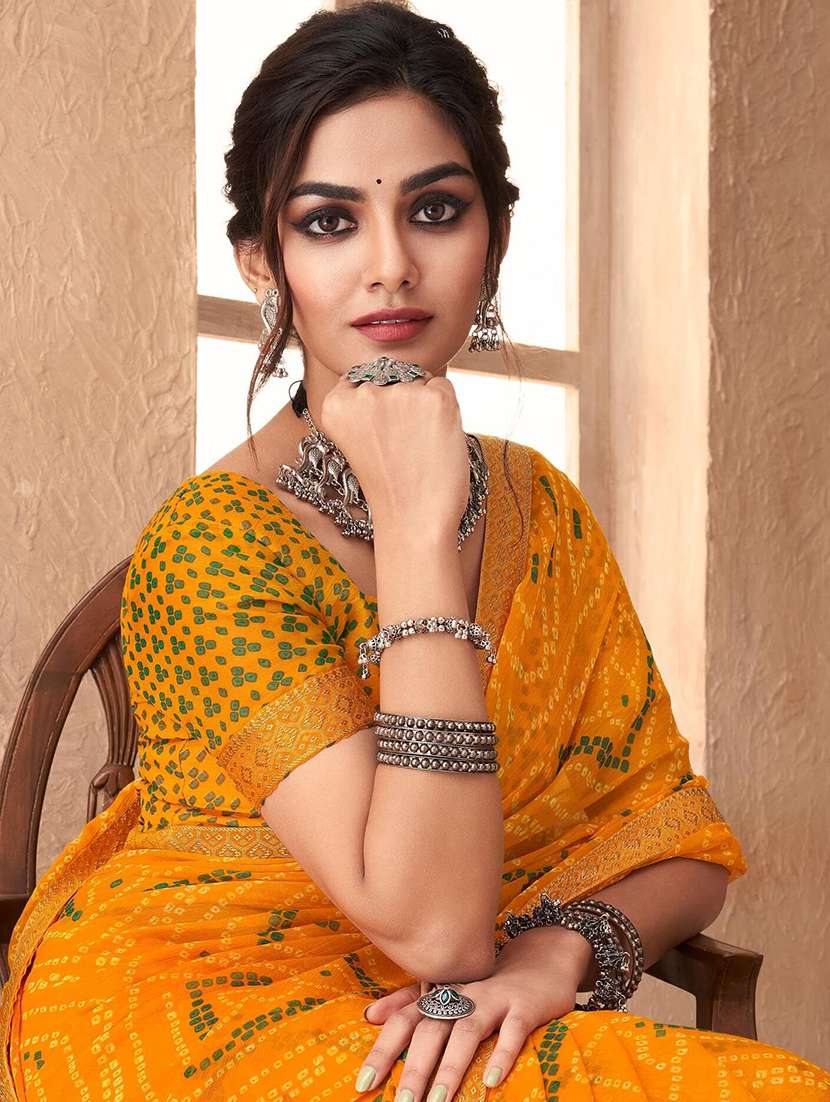 women lace bordered bandhani saree  - 21567386 -  Standard Image - 3