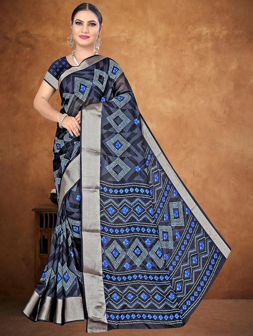 women blue geometric printed saree - 21567527 - Standard Image - 0