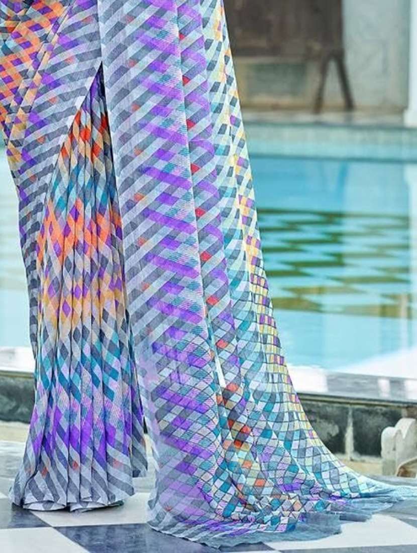 women geometric printed saree - 21567672 - Standard Image - 3