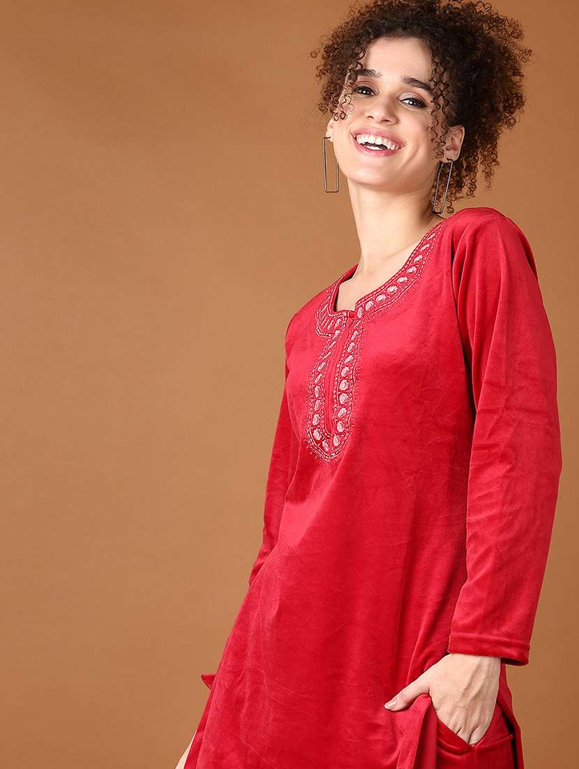 women red embroidered kurta pant set - 21569690 -  Standard Image - 3