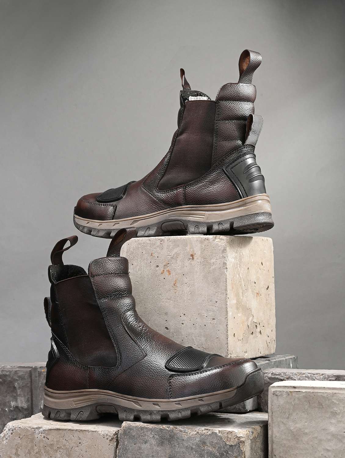 men brown lace up hiking boots 