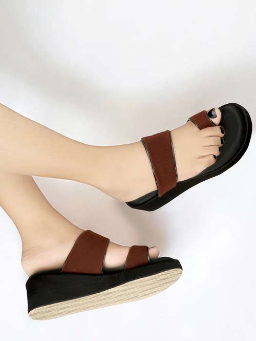 women brown one toe wedge