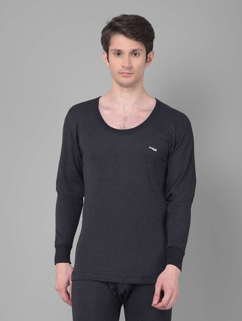 men solid scoop neck full sleeve thermal top