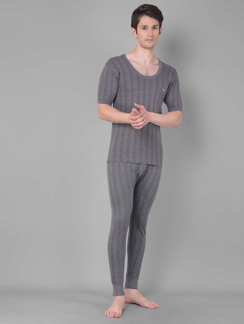 men solid scoop neck half sleeve thermal top - 21578062 -  Standard Image - 3