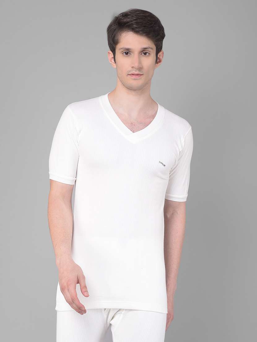 men solid v neck half sleeve thermal top