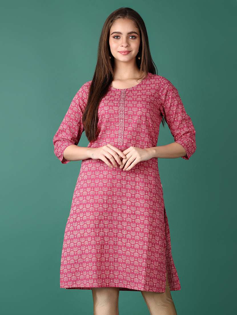 women printed three quarter sleeve straight kurta