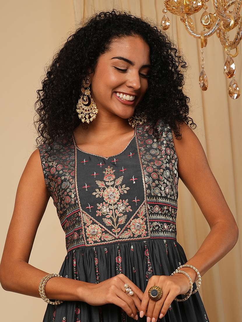 globus women grey embroidered yoke floral detailing foil print kurta & wide leg trousers festive set - 21579839 -  Standard Image - 3