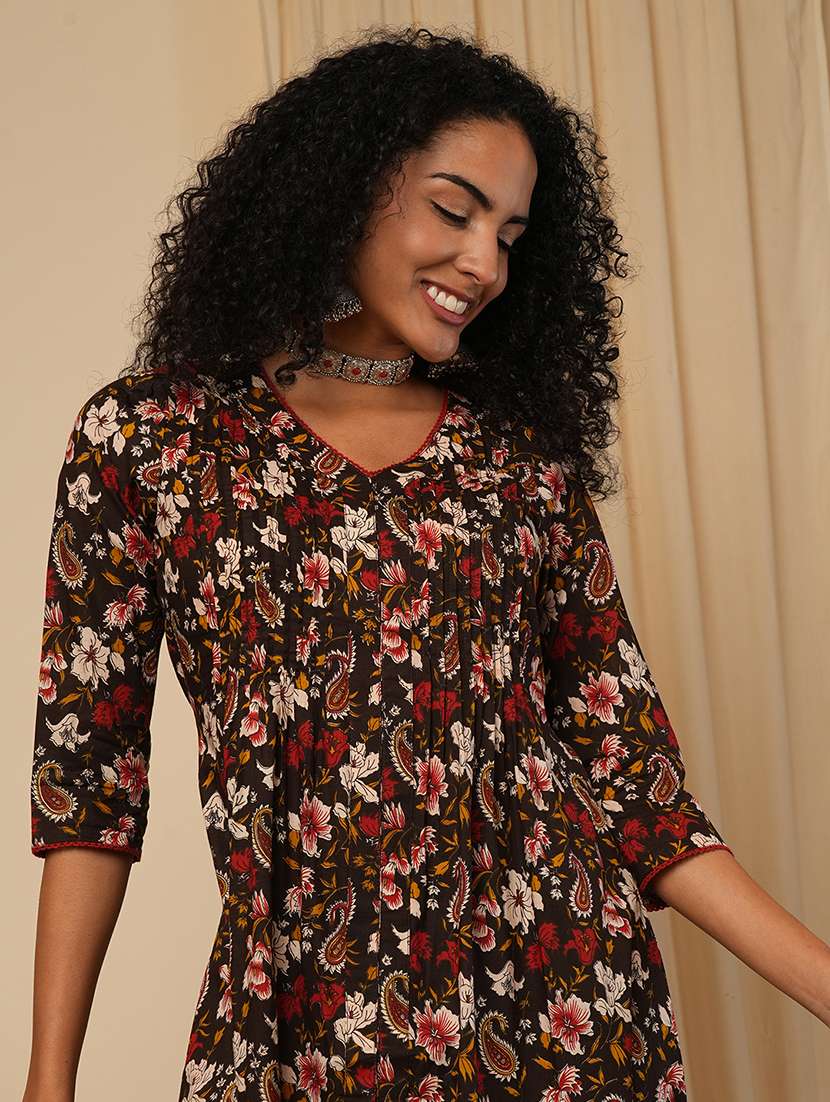 globus women brown v-neck all-over floral & paisley printed front slit pleated cotton a-line fusion kurta - 21579859 -  Standard Image - 3