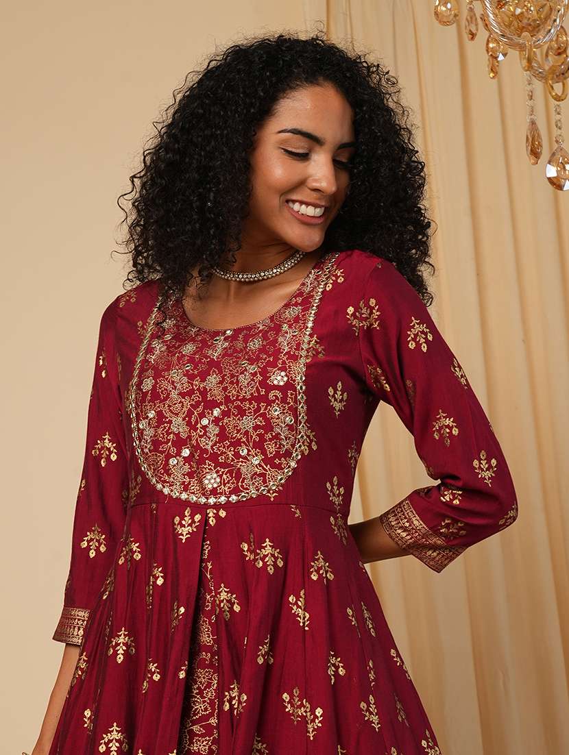 globus women maroon embroidered yoke gold foil jaal print front slit layered border detailing festive anarkali kurta - 21579861 -  Standard Image - 3