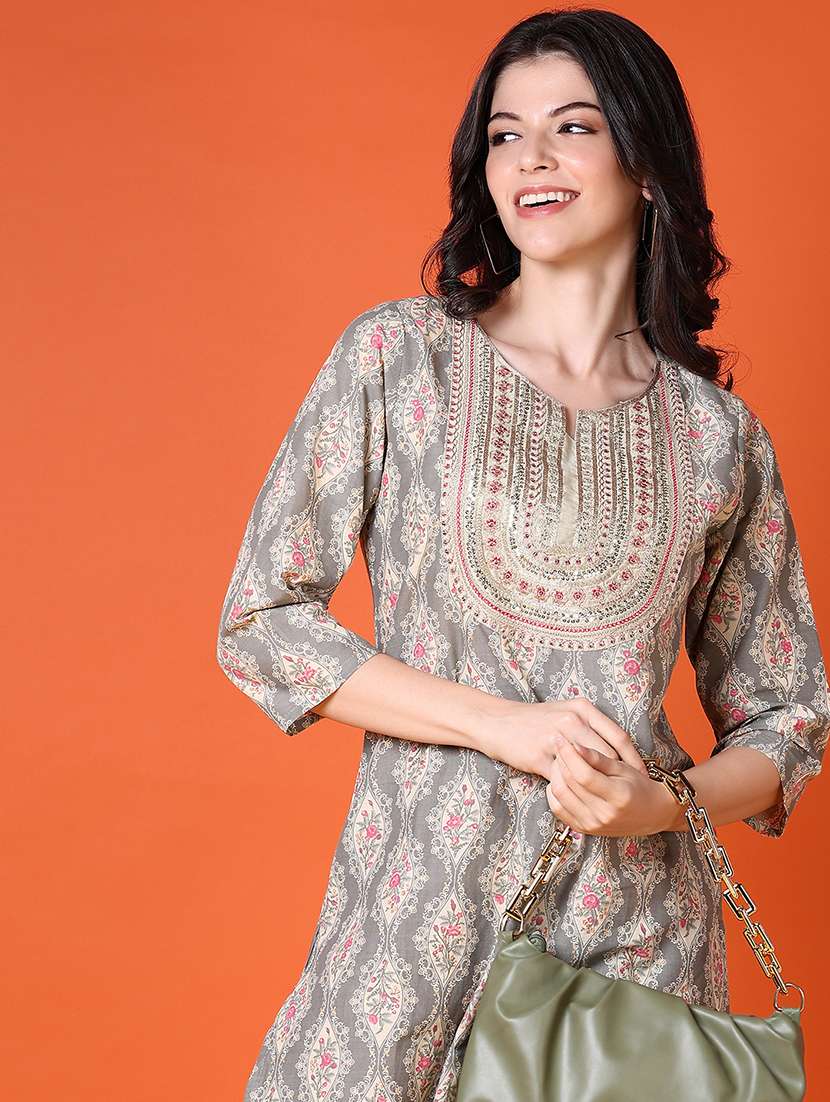 women three quarter sleeve kurta pant set - 21580937 -  Standard Image - 3