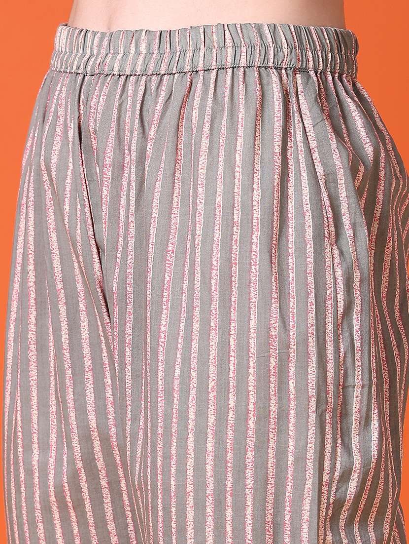 women three quarter sleeve kurta pant set - 21580937 -  Standard Image - 5