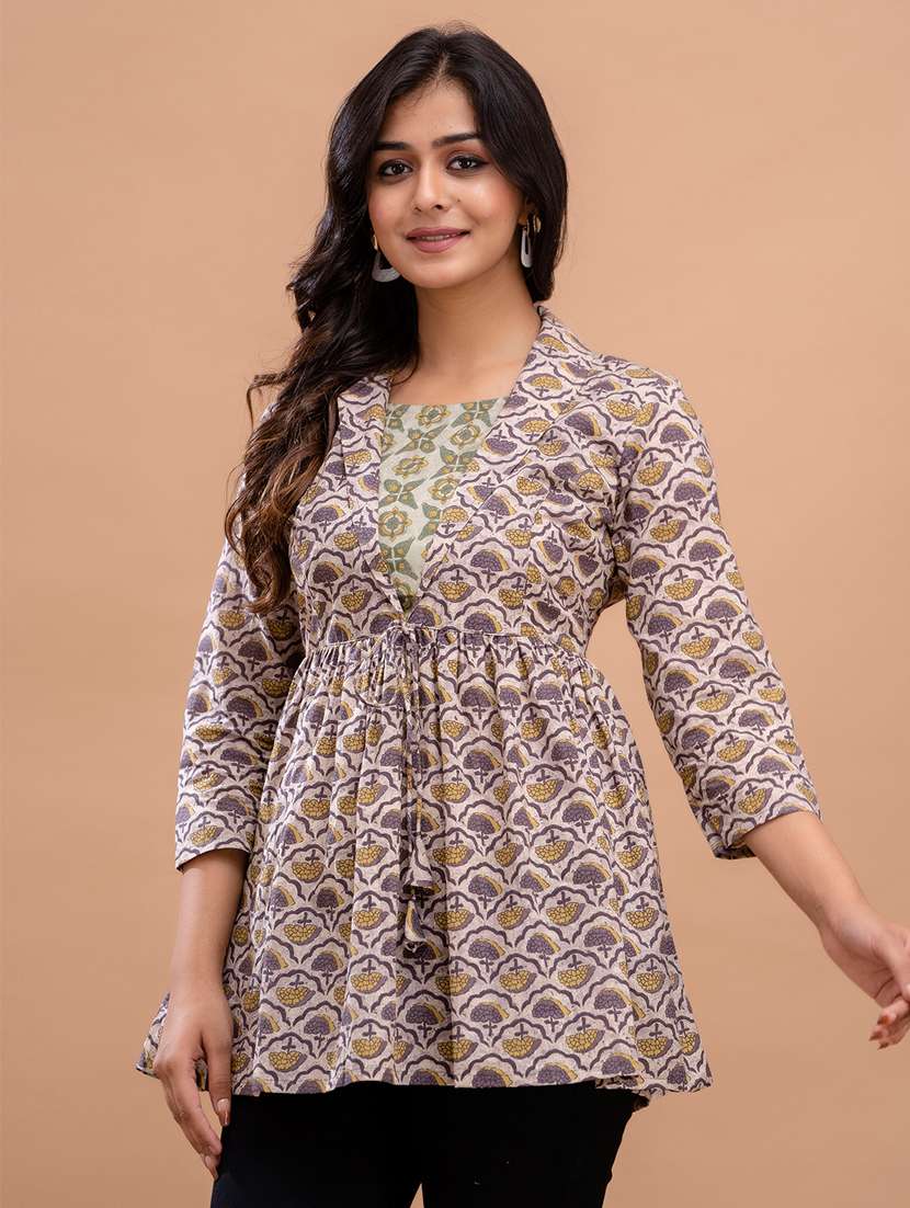 women three quarter sleeve flared kurti - 21581297 - Zoom Image - 0