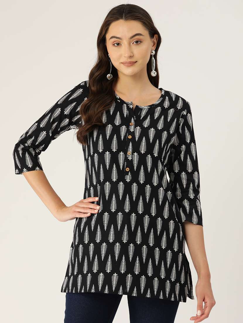 women three quarter sleeve straight kurti