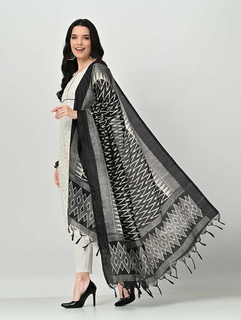 women three quarter sleeve kurta pant with dupatta set - 21582203 - Standard Image - 3