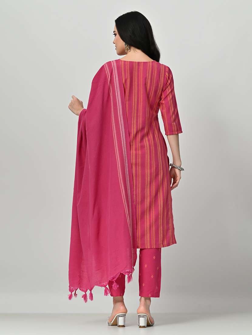 women three quarter sleeve kurta pant with dupatta set - 21582204 - Standard Image - 3