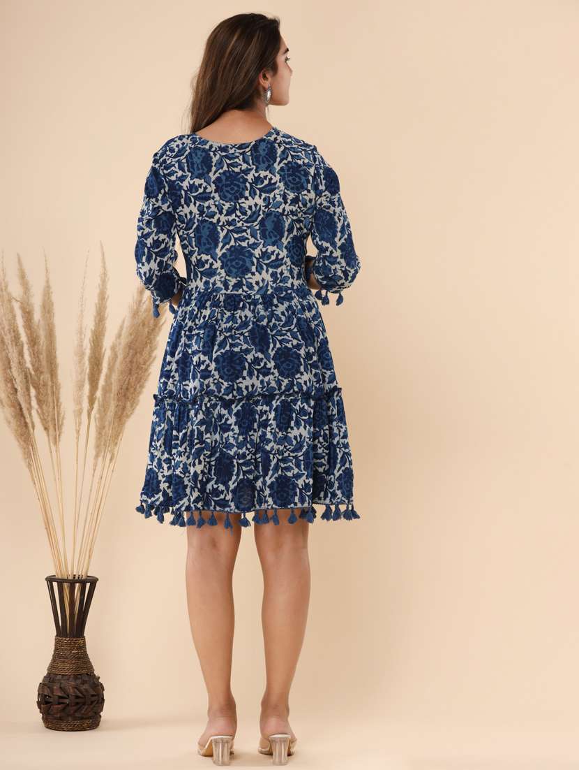 women printed tie up neck tiered dress - 21582219 -  Standard Image - 3