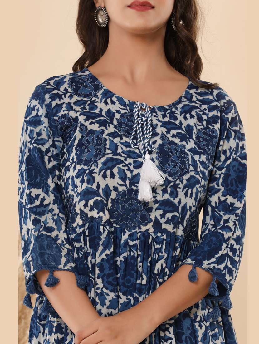 women printed tie up neck tiered dress - 21582219 -  Standard Image - 5