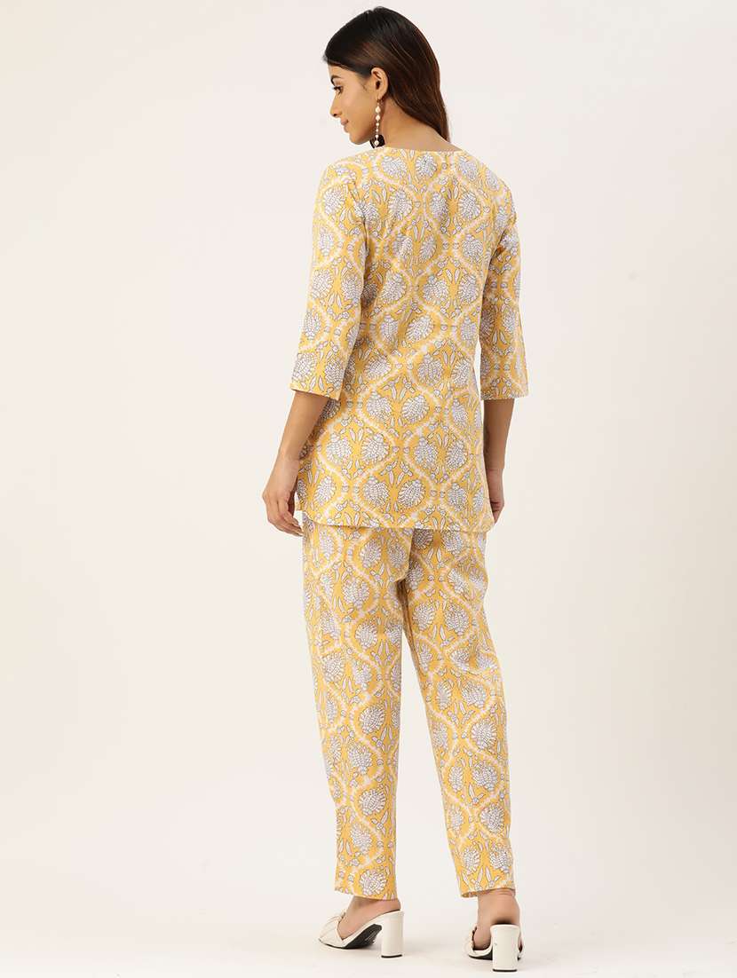 women printed three quarter sleeves nightwear pyjama set - 21582318 -  Standard Image - 3