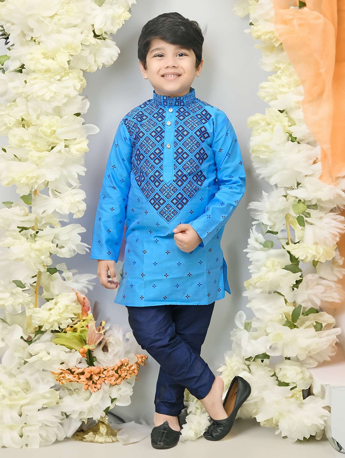 boys printed mandarin neck kurta pyjama set