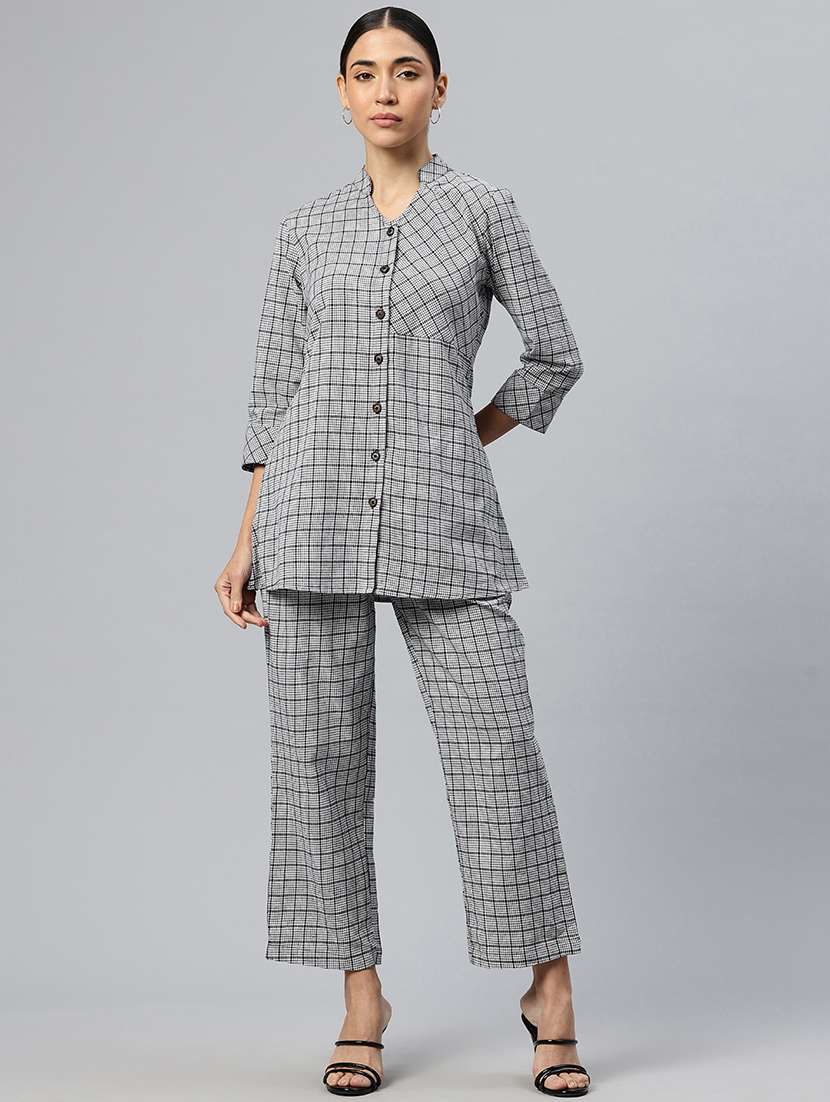 women printed shirt and trouser co-ord set - 21586262 -  Standard Image - 3