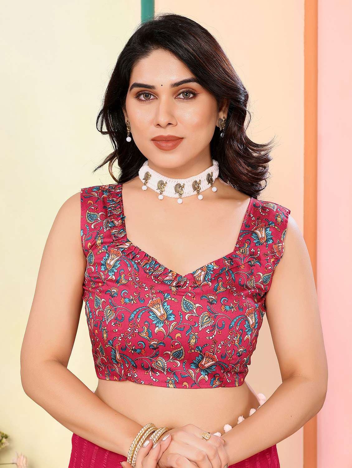 women striped plain saree with blouse - 21586623 -  Standard Image - 3