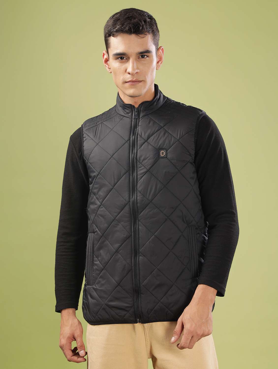 men solid sleeveles quilted jacket - 21586679 -  Zoom Image - 0