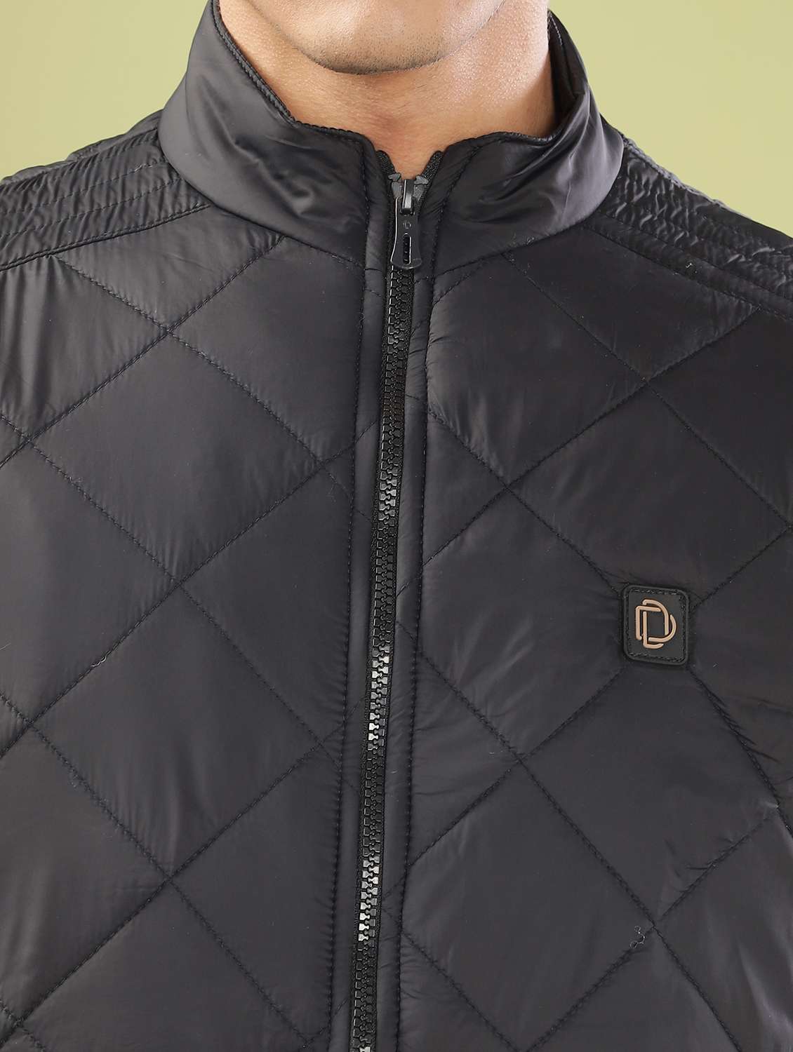 men solid sleeveles quilted jacket - 21586679 -  Standard Image - 5