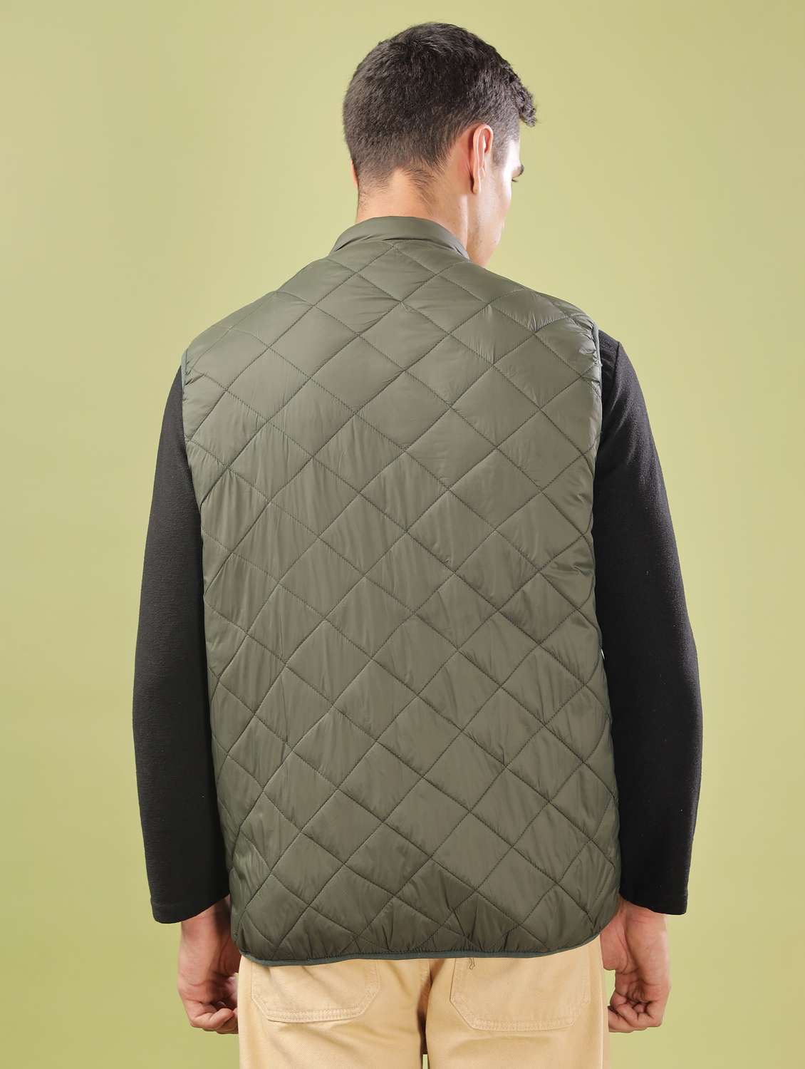 men solid sleeveles quilted jacket - 21586680 -  Standard Image - 3