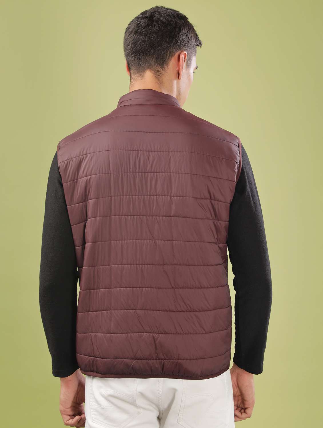 men solid sleeveles quilted jacket - 21586681 -  Standard Image - 3