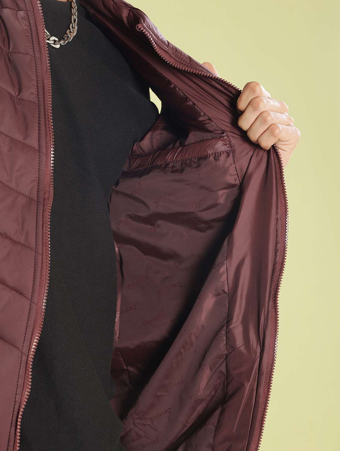 men solid sleeveles quilted jacket - 21586681 -  Standard Image - 5