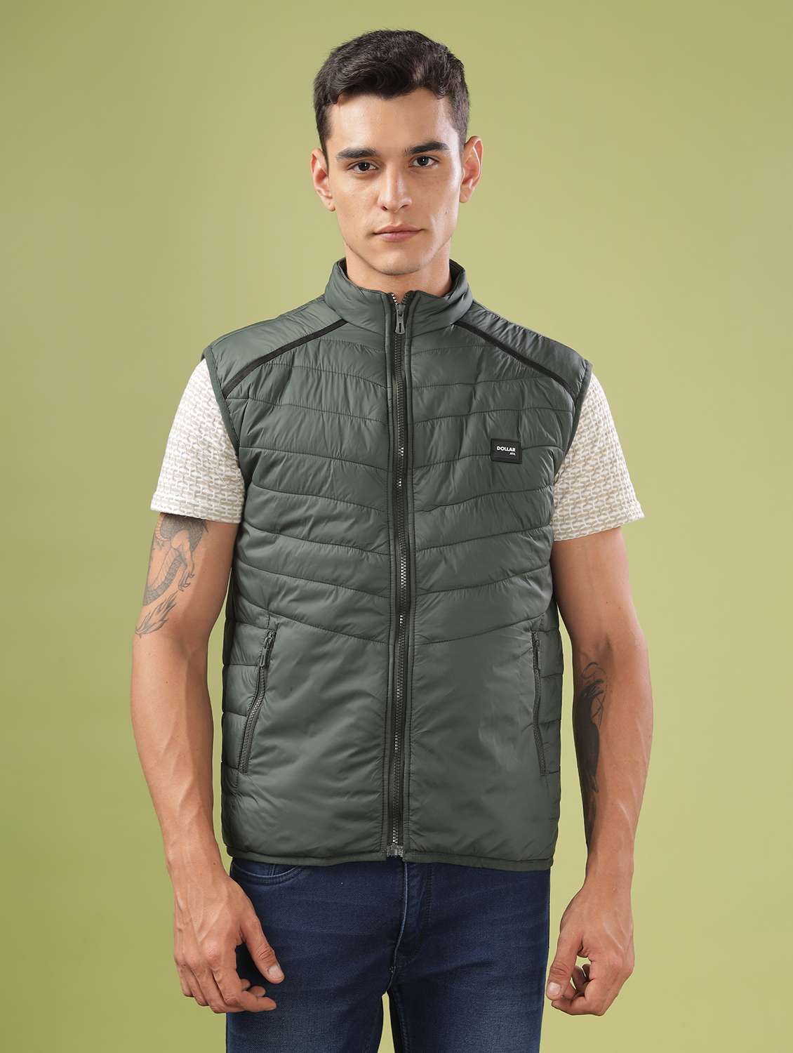 men solid sleeveles quilted jacket - 21586683 -  Zoom Image - 0