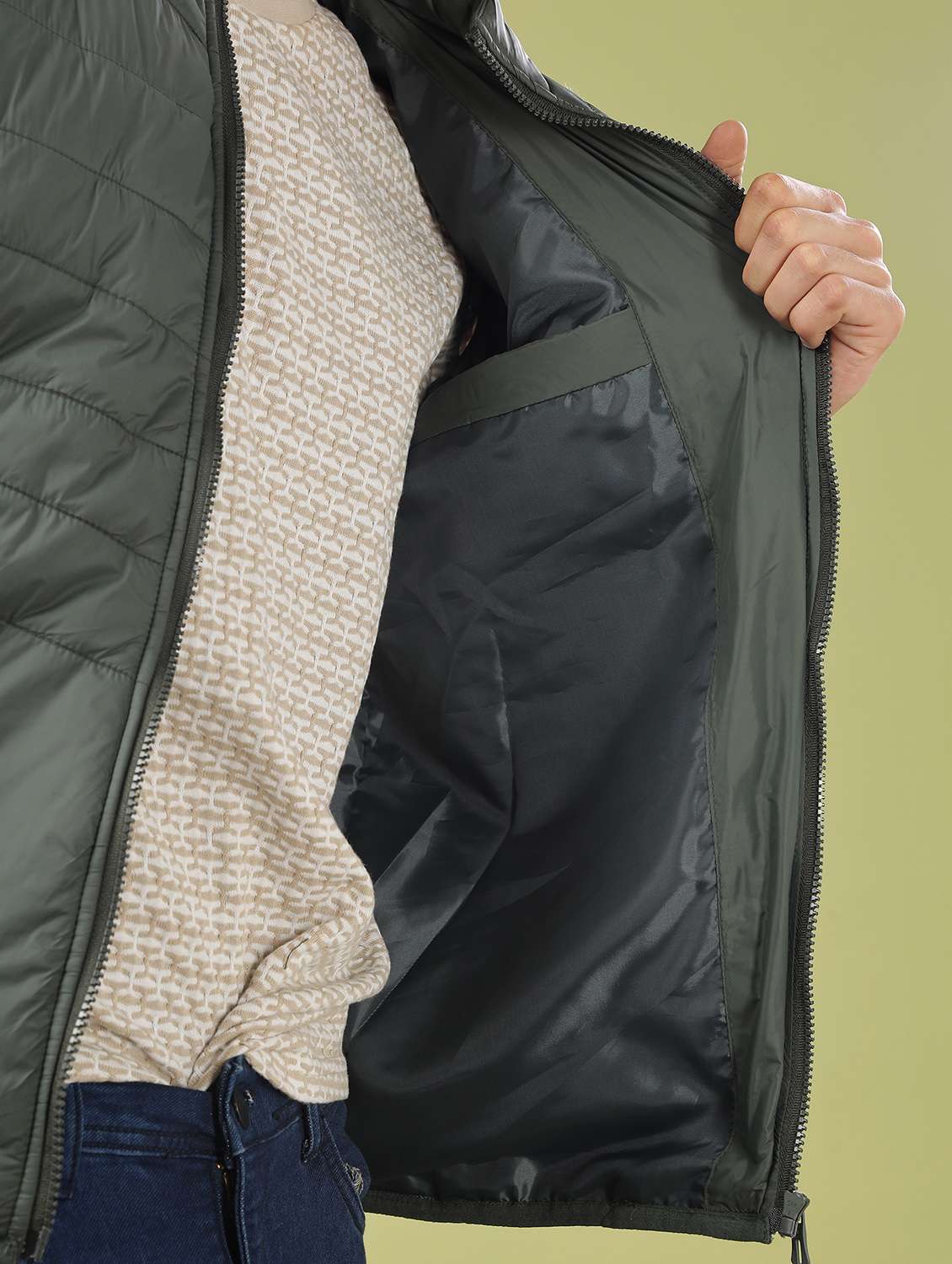 men solid sleeveles quilted jacket - 21586683 -  Standard Image - 5