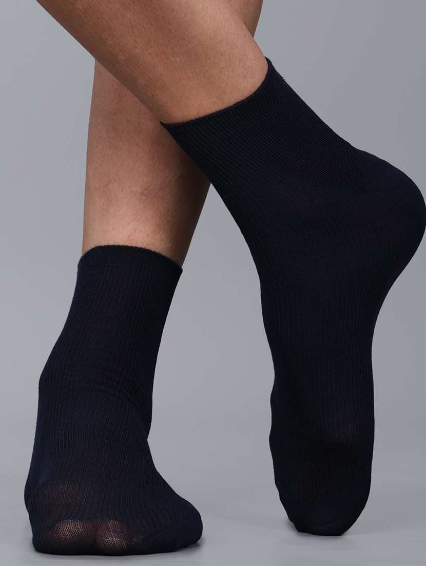 men solid cotton above ankle length socks