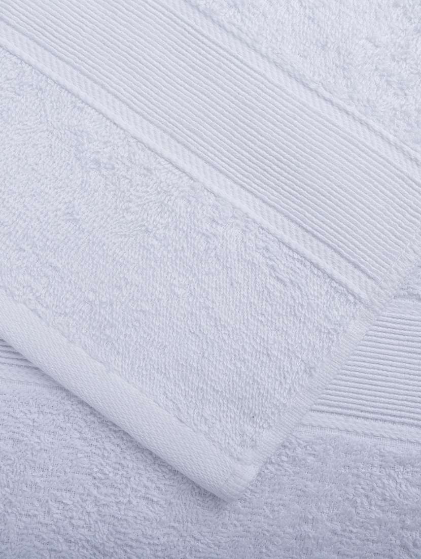 solid ultra-absorbent bath towel for men and women - 21589273 -  Standard Image - 5