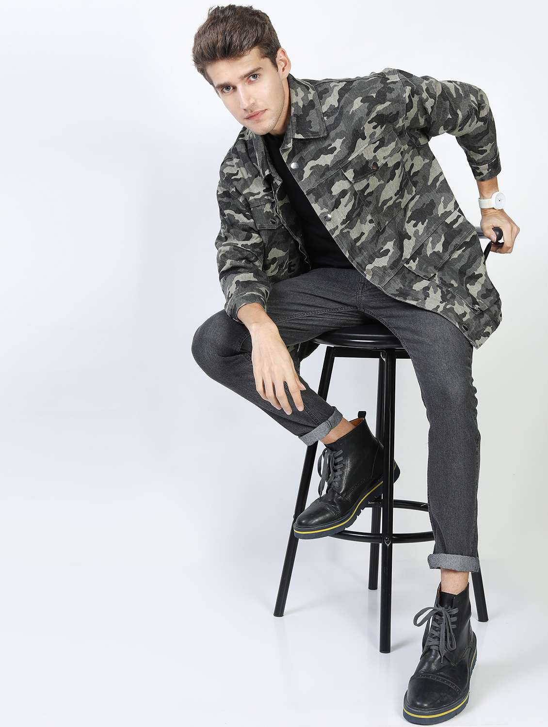 men mid rise plain jeans - 21596025 -  Standard Image - 3