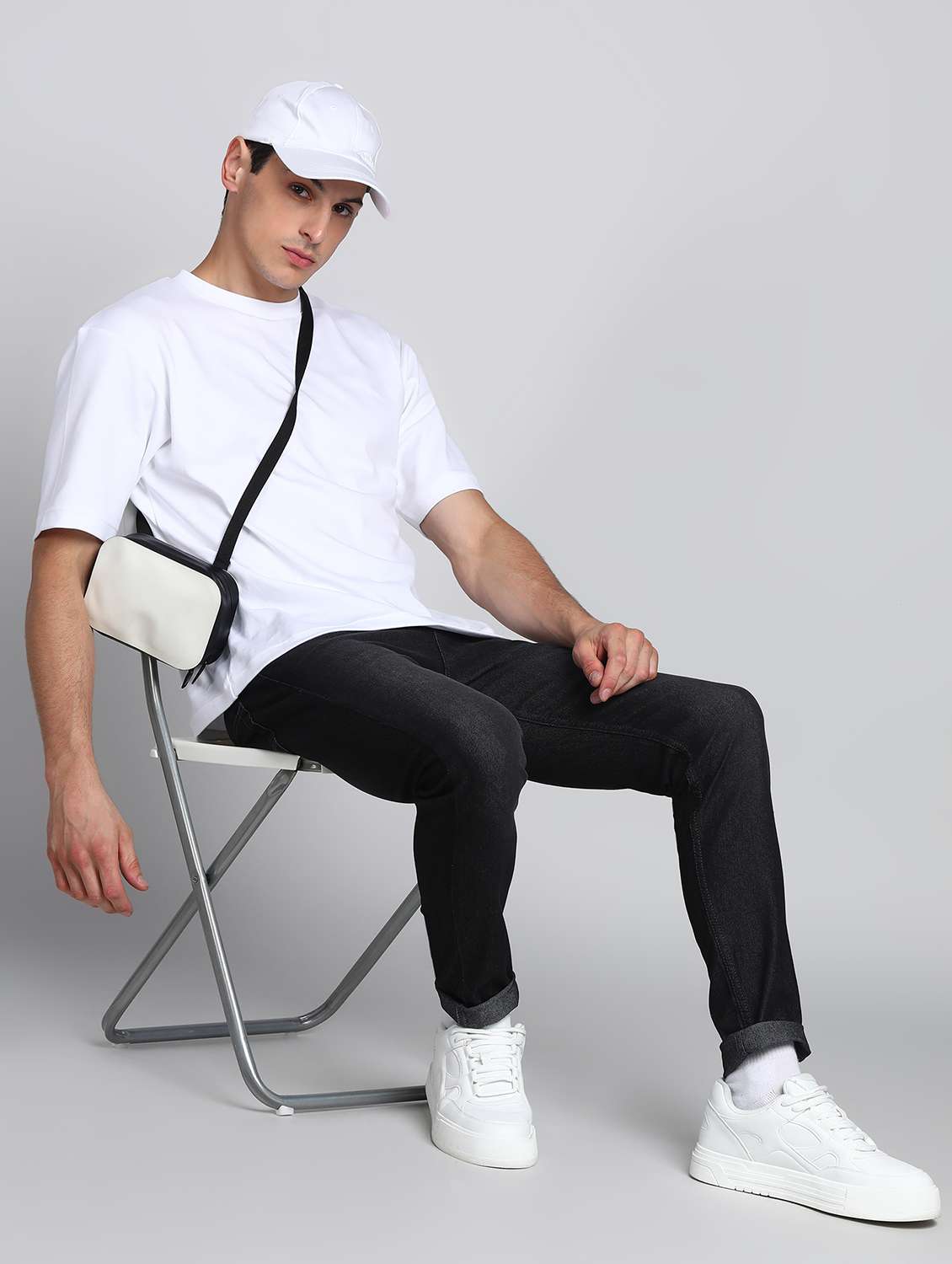 men mid rise plain jeans - 21596104 -  Standard Image - 3