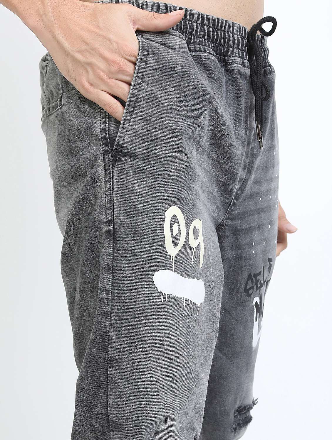 men printed slash knee jogger - 21596151 - Standard Image - 5